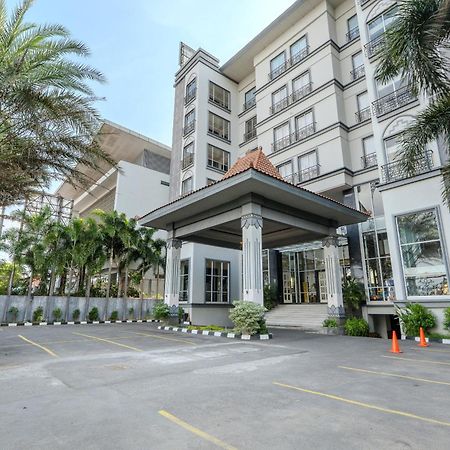 Hotel Grand Serela Yogyakarta Esterno foto