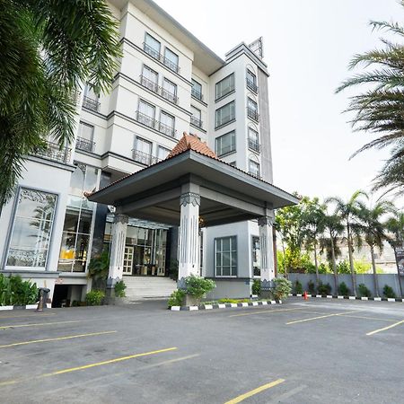 Hotel Grand Serela Yogyakarta Esterno foto