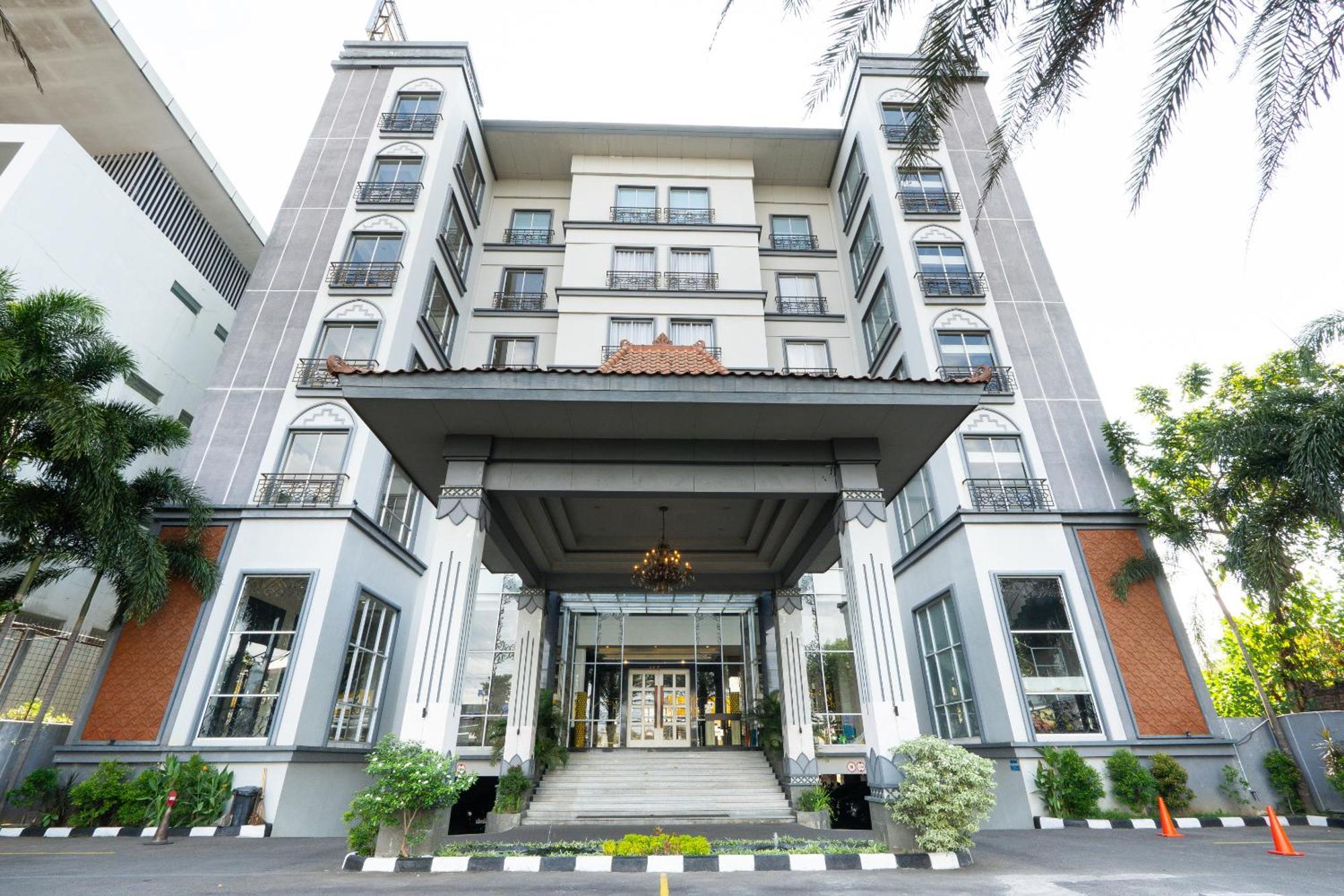 Hotel Grand Serela Yogyakarta Esterno foto