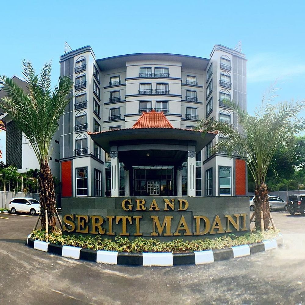 Hotel Grand Serela Yogyakarta Esterno foto